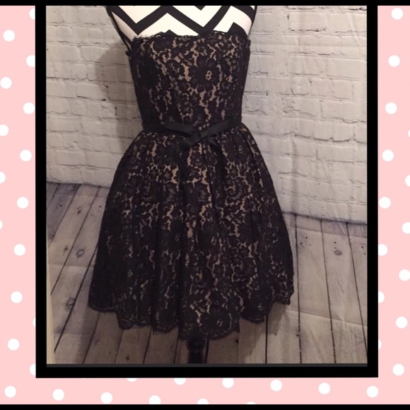 Neiman Marcus Formal Dress - Picture 5 of 10